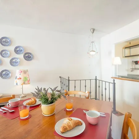Maya Apartment