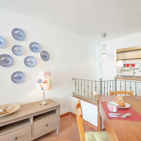 Maya Apartment